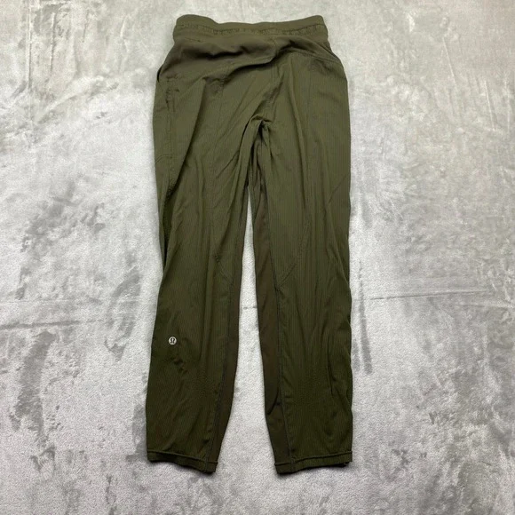 Lululemon Dance‎ Studio Crop Green Striped Athletic Jogger Pants Size 2 Fits 24" - Picture 8 of 10